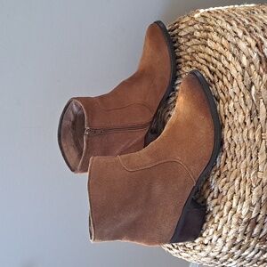 Corso Como Womens Saddle Brown Suede Ankle Booties Side‎ Zip 2" Heel Size 8
